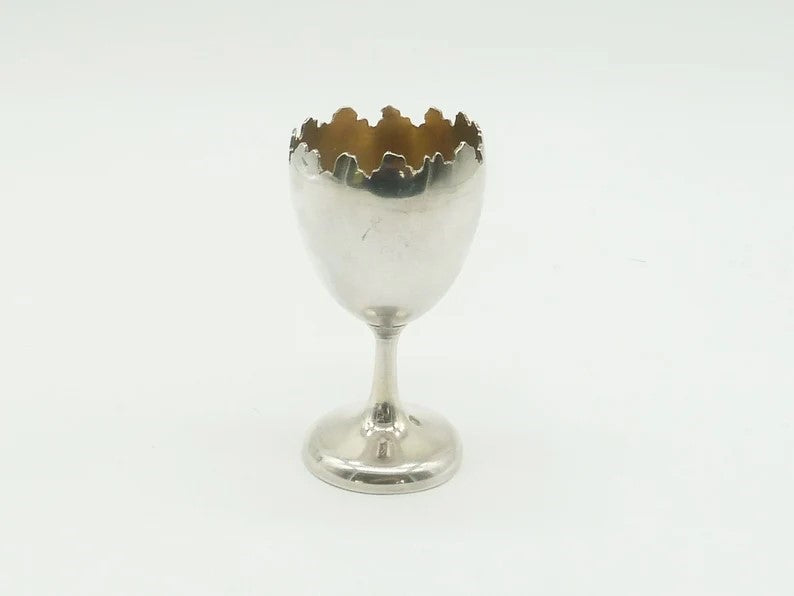 Cracked shell design silver egg cup - 43 Chesapeake Court Antiques